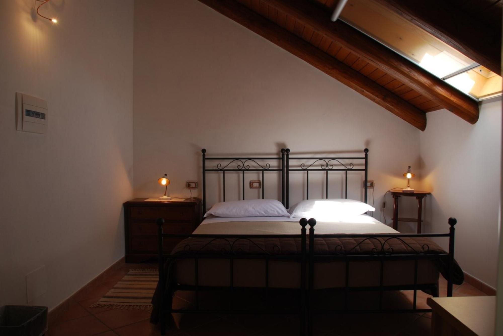 أَجيرولا B&B Beata Solitudo الغرفة الصورة