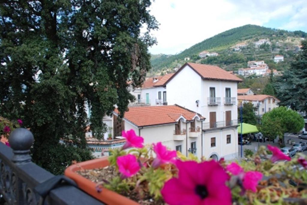 أَجيرولا B&B Beata Solitudo الغرفة الصورة
