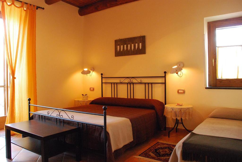 أَجيرولا B&B Beata Solitudo الغرفة الصورة