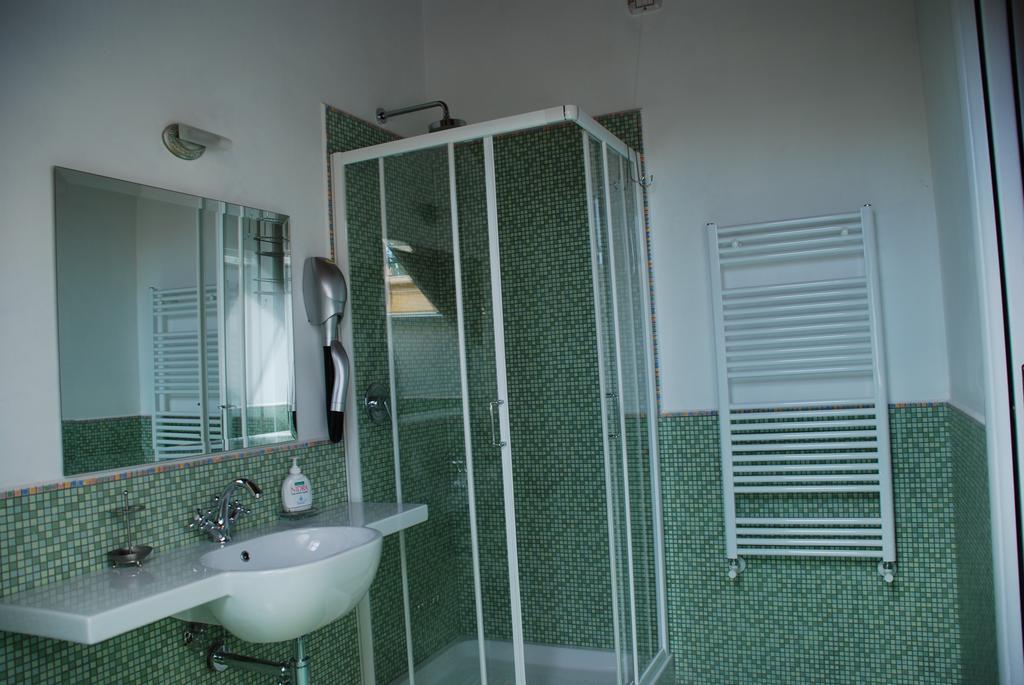 أَجيرولا B&B Beata Solitudo الغرفة الصورة